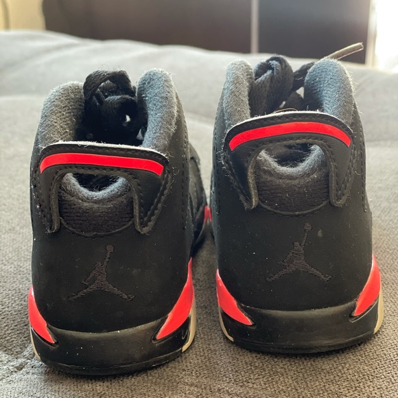 Girls Nike Jordan’s - Picture 1 of 9